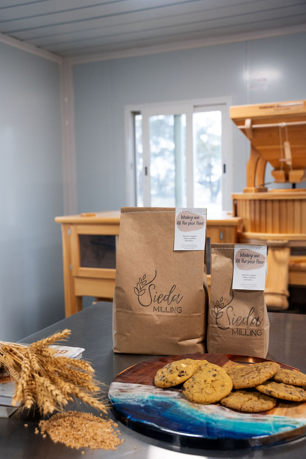 Wholegrain all purpose flour made from stone-milled wheat, ideal for everyday baking, cakes, and pancakes